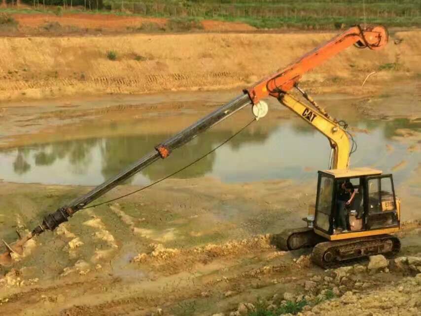 挖機(jī)伸縮臂廠家定制、勾機(jī)伸縮臂廠家改裝、伸縮臂挖機(jī)廠家